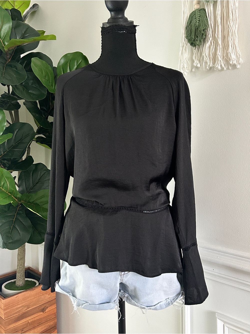 Women's Black Long-Sleeve Peplum Top - Classic Style